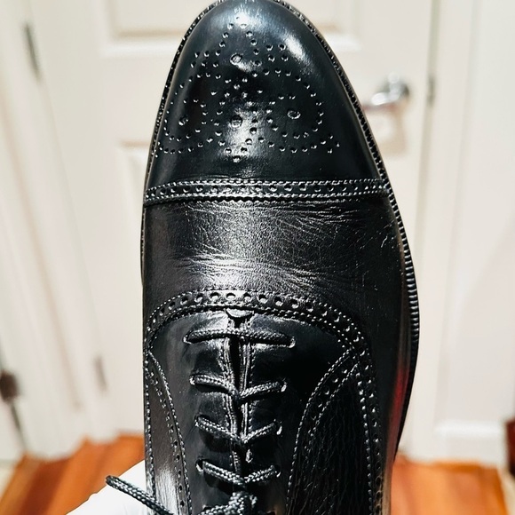 Bruno Magli Medallion Cap Toe Leather Oxford Shoe - Picture 8 of 12